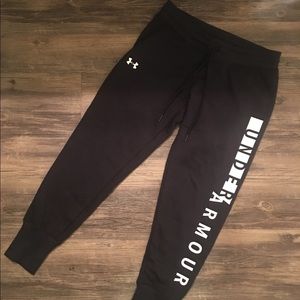 Under Armor Women’s Loose Fit Black Joggers(Small)